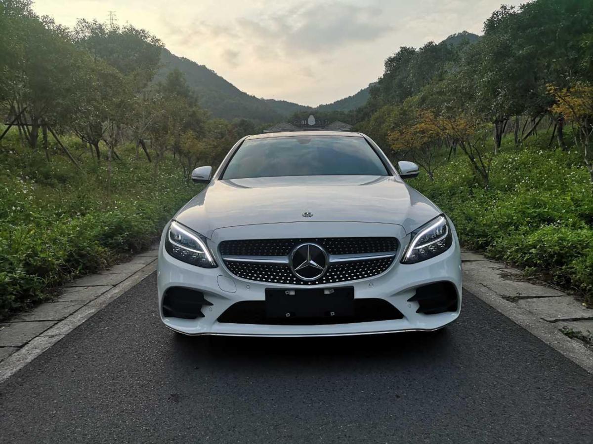 台州2019年6月奔驰奔驰c级2019款c260l运动版白色手自一体