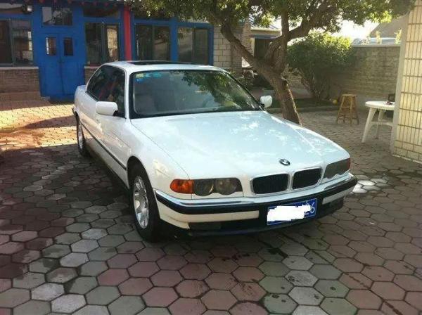 【赤峰】2002年6月 宝马 宝马7系 723 白色 手自一体