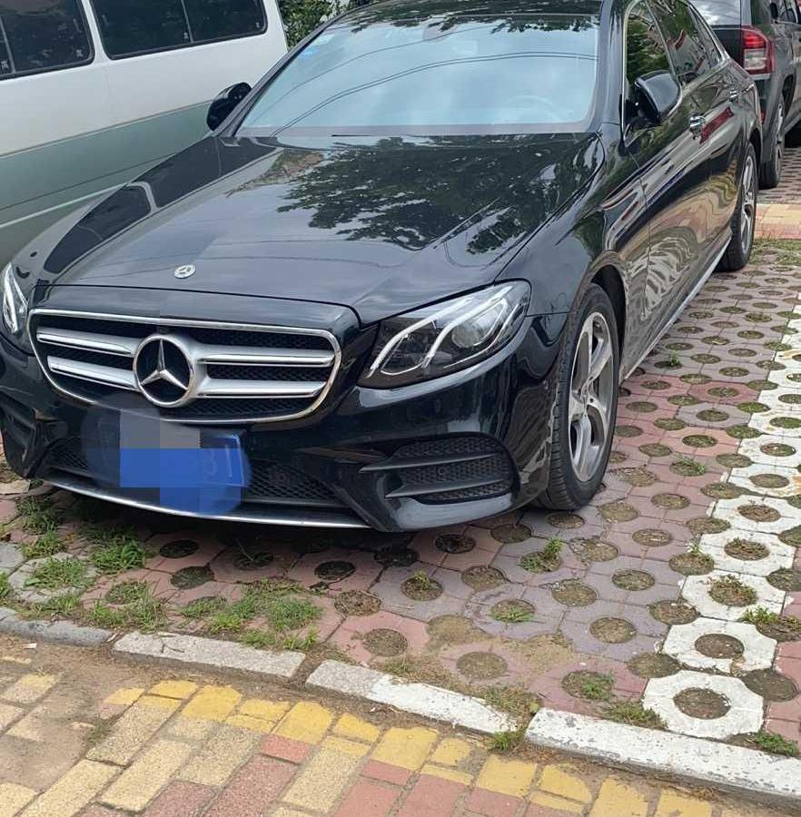 新乡2018年8月奔驰奔驰e级2018款改款e300l时尚型黑色手自一体