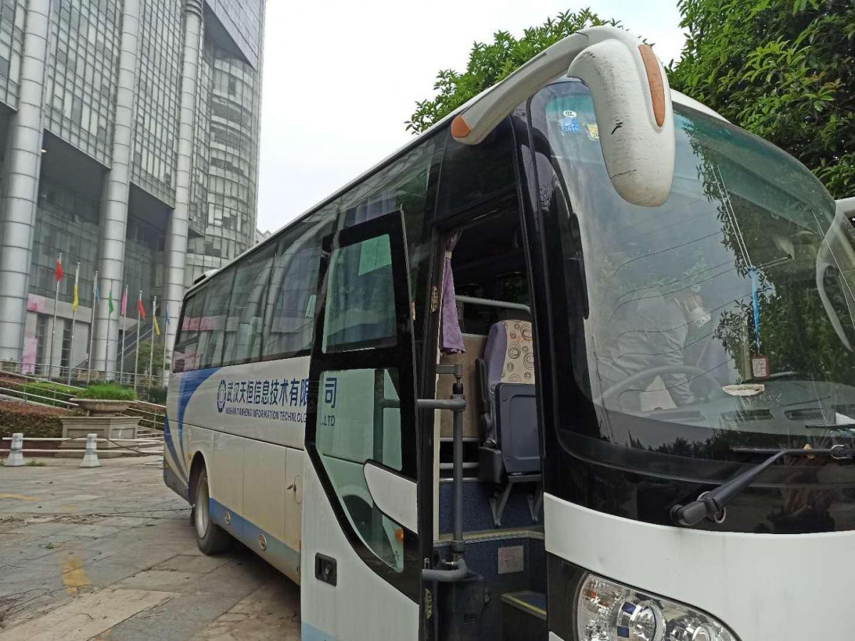 武汉2015年8月宇通客车白色手动挡