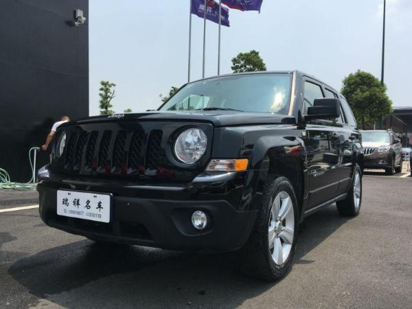 Jeep 自由客 2014款 2.4 手自一体 四驱运动版