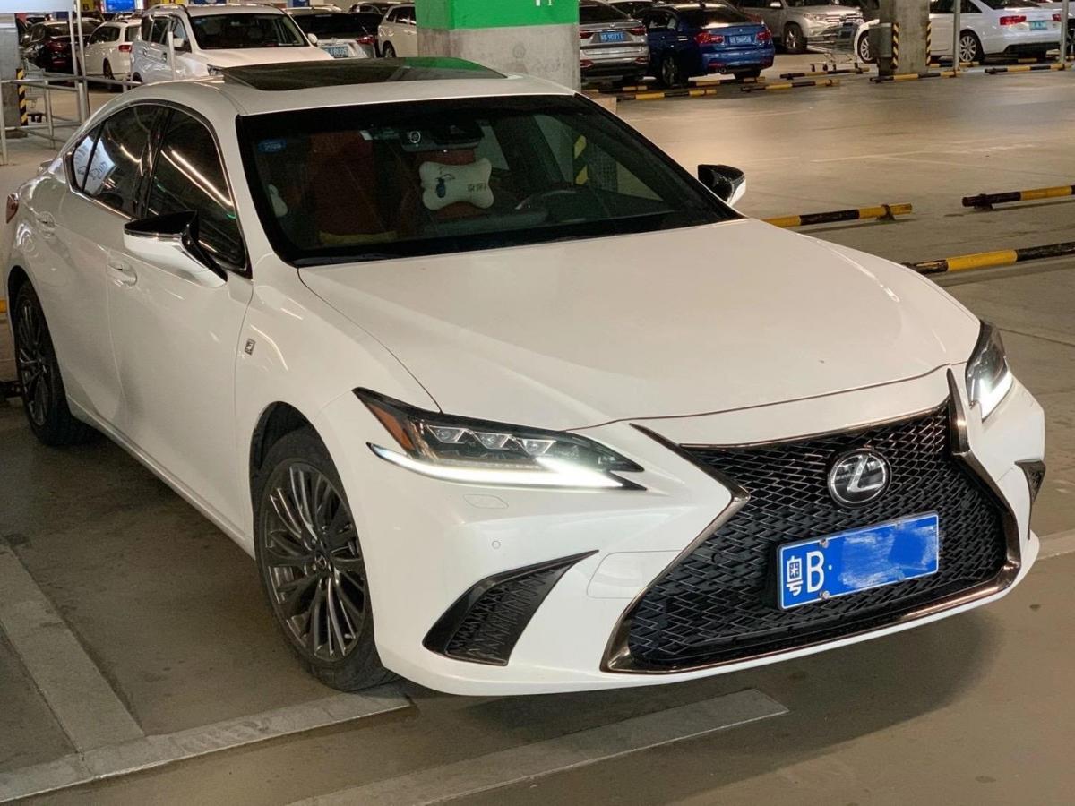 深圳2019年9月雷克萨斯es2020款260fsport白色手自一体