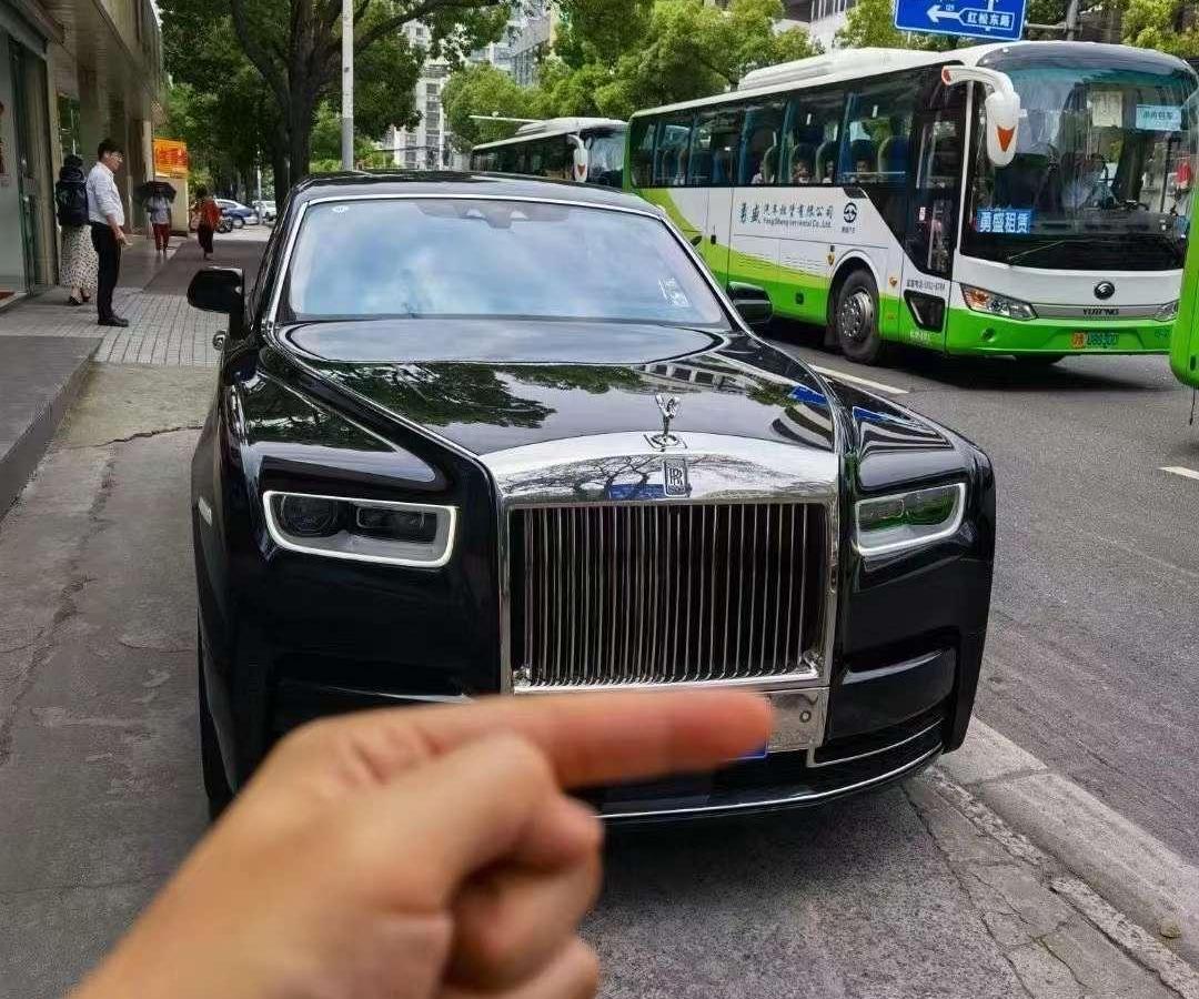 【深圳】2020年6月 劳斯莱斯 幻影 2018款 6.7t 长轴距版 黑色 自动档