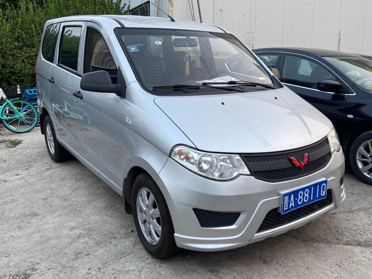 【太原】2015年8月 五菱 五菱宏光 2014款 1.2l s舒适型国iv 手动挡