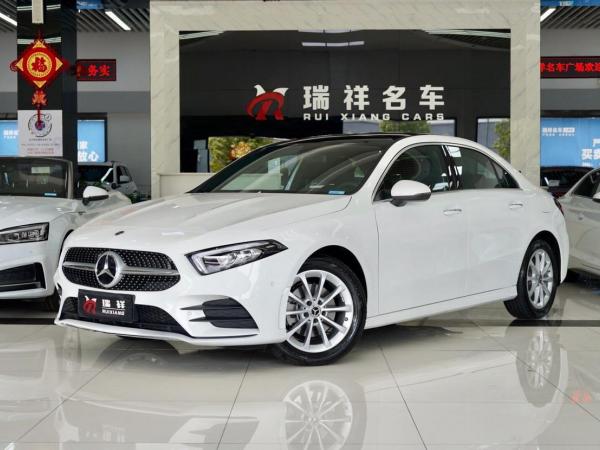 2021款 奔驰A级A200L 运动轿车时尚型