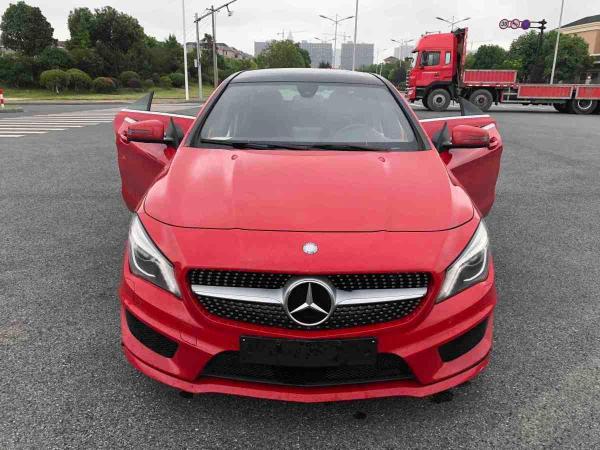 奔驰 奔驰CLA级  2015款 CLA220 2.0T 4MATIC