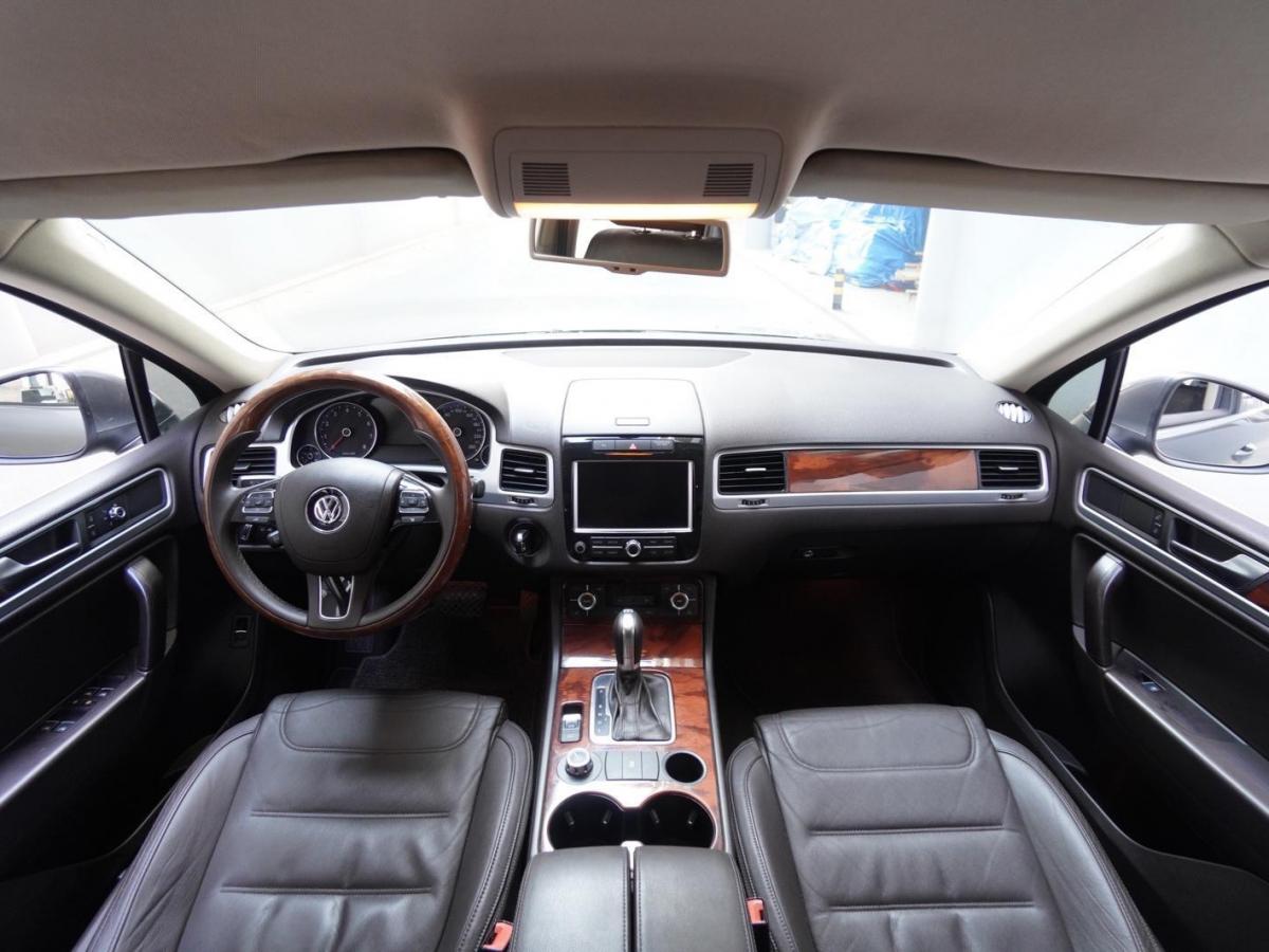 【大连】2011年6月 大众 途锐 2011款 3.0tsi 高配型 自动档