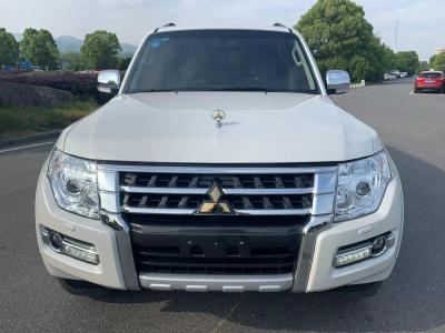 帕杰罗(进口)图片 三菱 3.8l 旗舰版