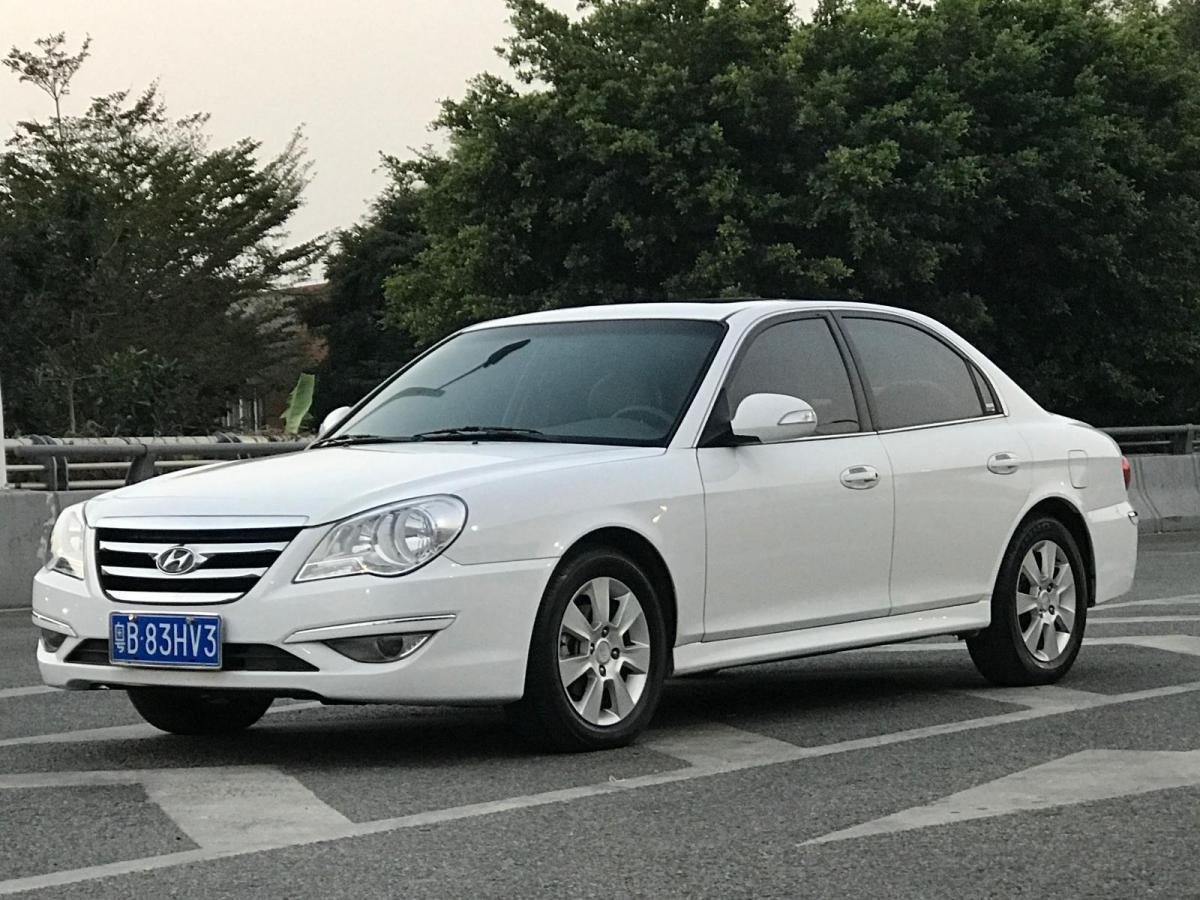 深圳2009年11月现代名驭2009款名驭20l尊贵版白色自动档