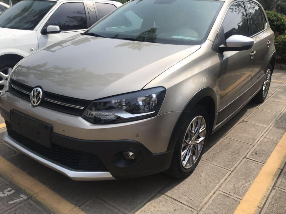 曲靖2015年4月大众polo大众crosspolo2014款16lcrosspolo自动香槟色