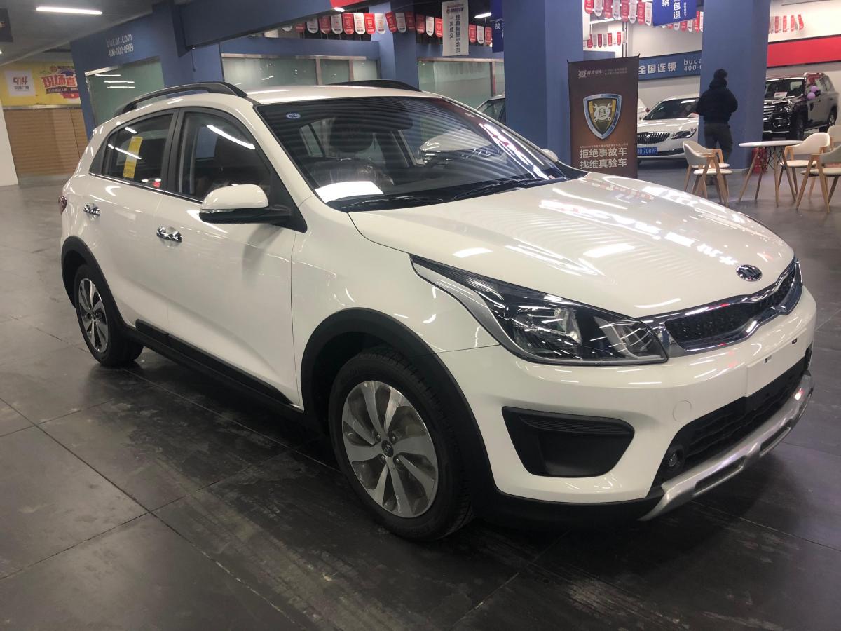 乌鲁木齐未上牌起亚kxcross2018款16l自动灵动天窗版白色自动档