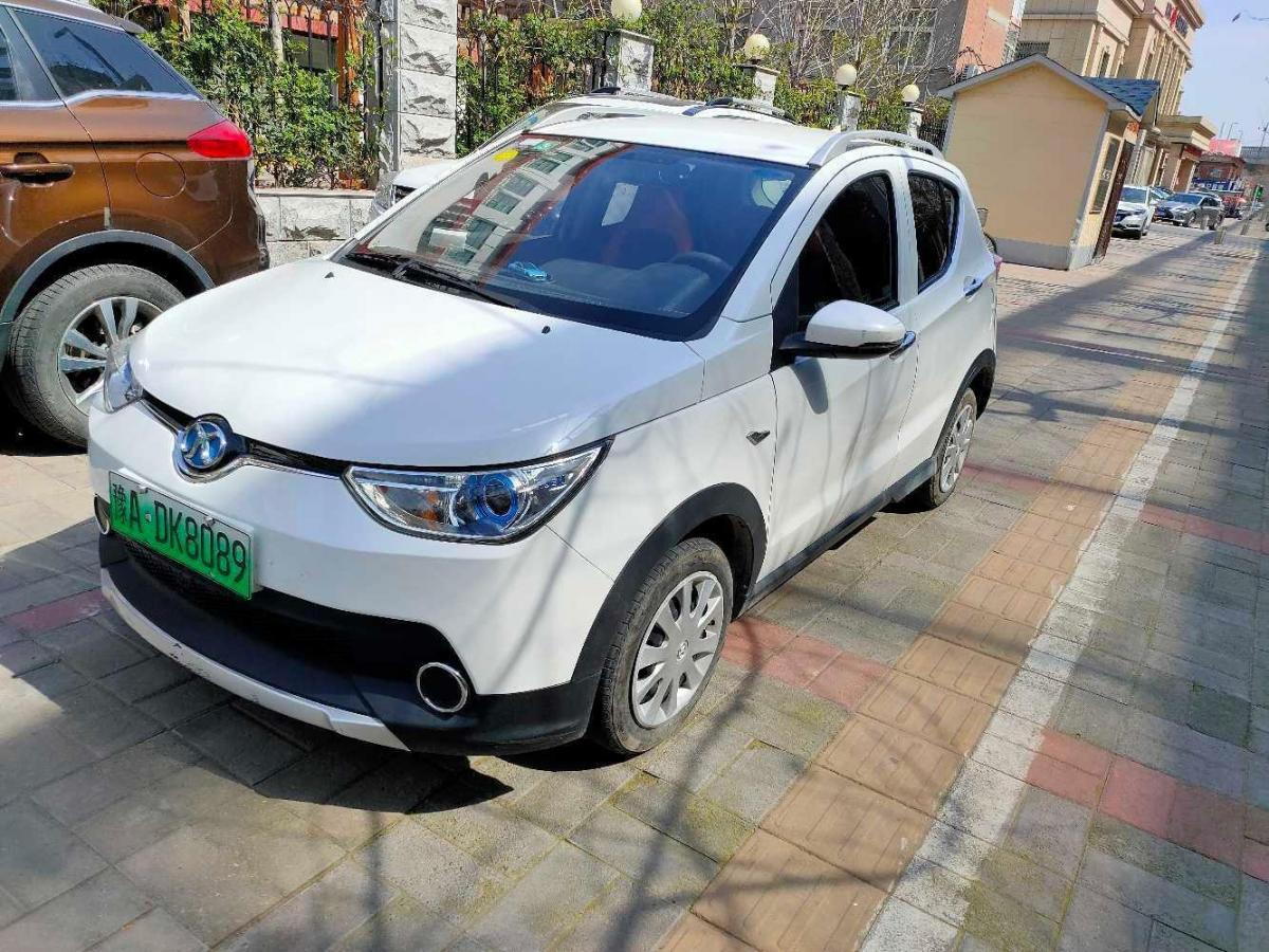 郑州2018年2月北汽ec系列2017款ec180灵动版白色手自一体