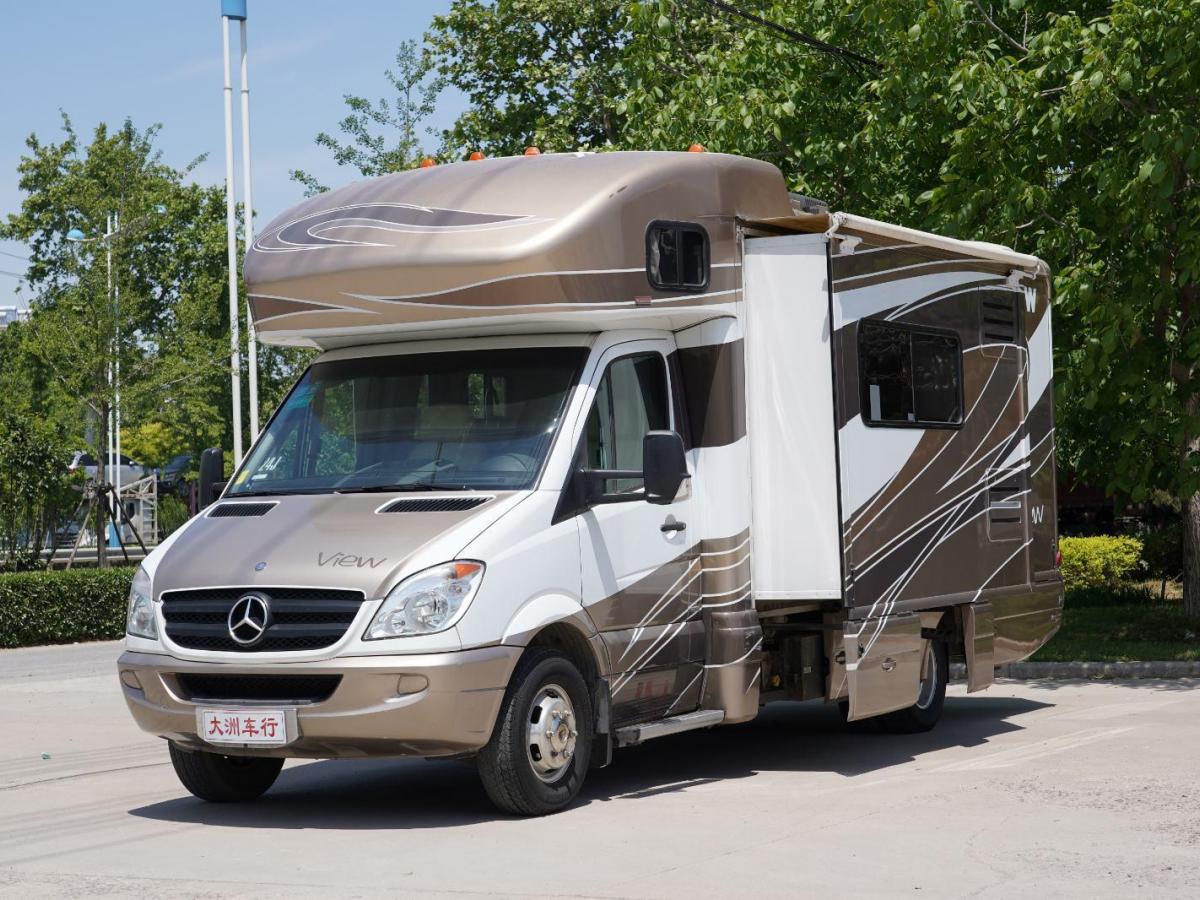 【济南】2011年12月 奔驰 2012款 沃伦贝格房车 3.0 柴油 白色 自动档