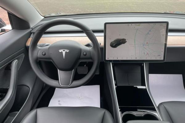 2020年10月特斯拉model32019款標準續航後驅升級版