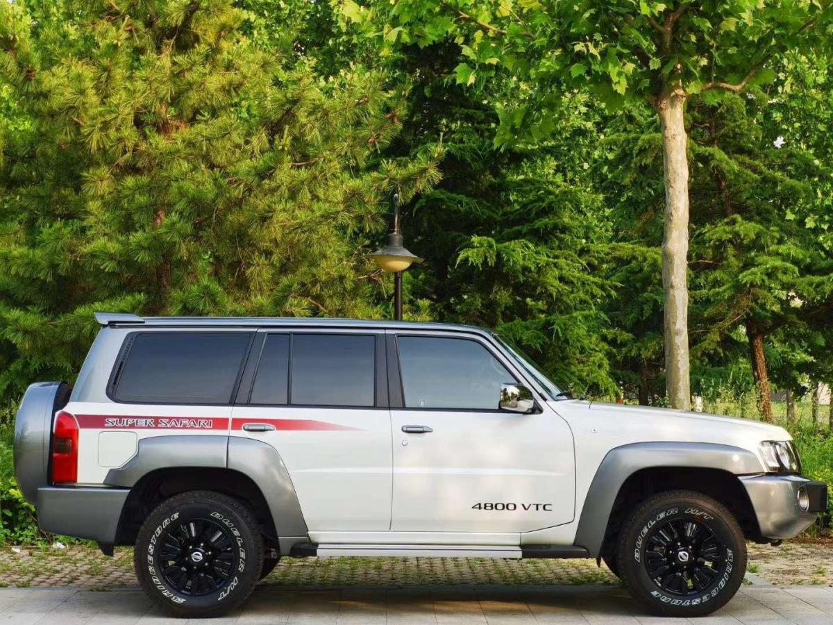 日产 途乐y61 4800图片