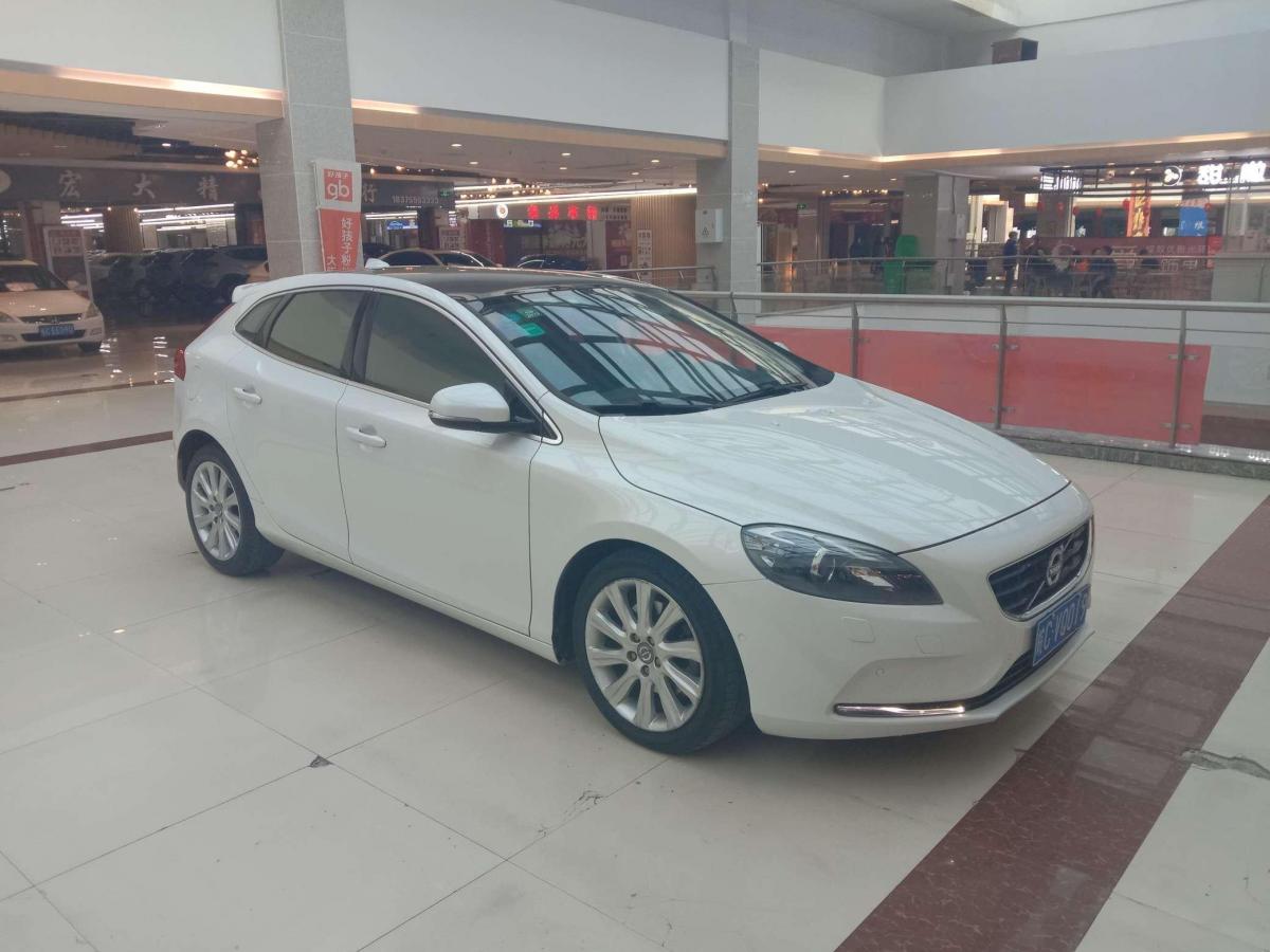 【蚌埠】2015年6月 沃尔沃 v40 2015款 1.6t 智雅版 自动档