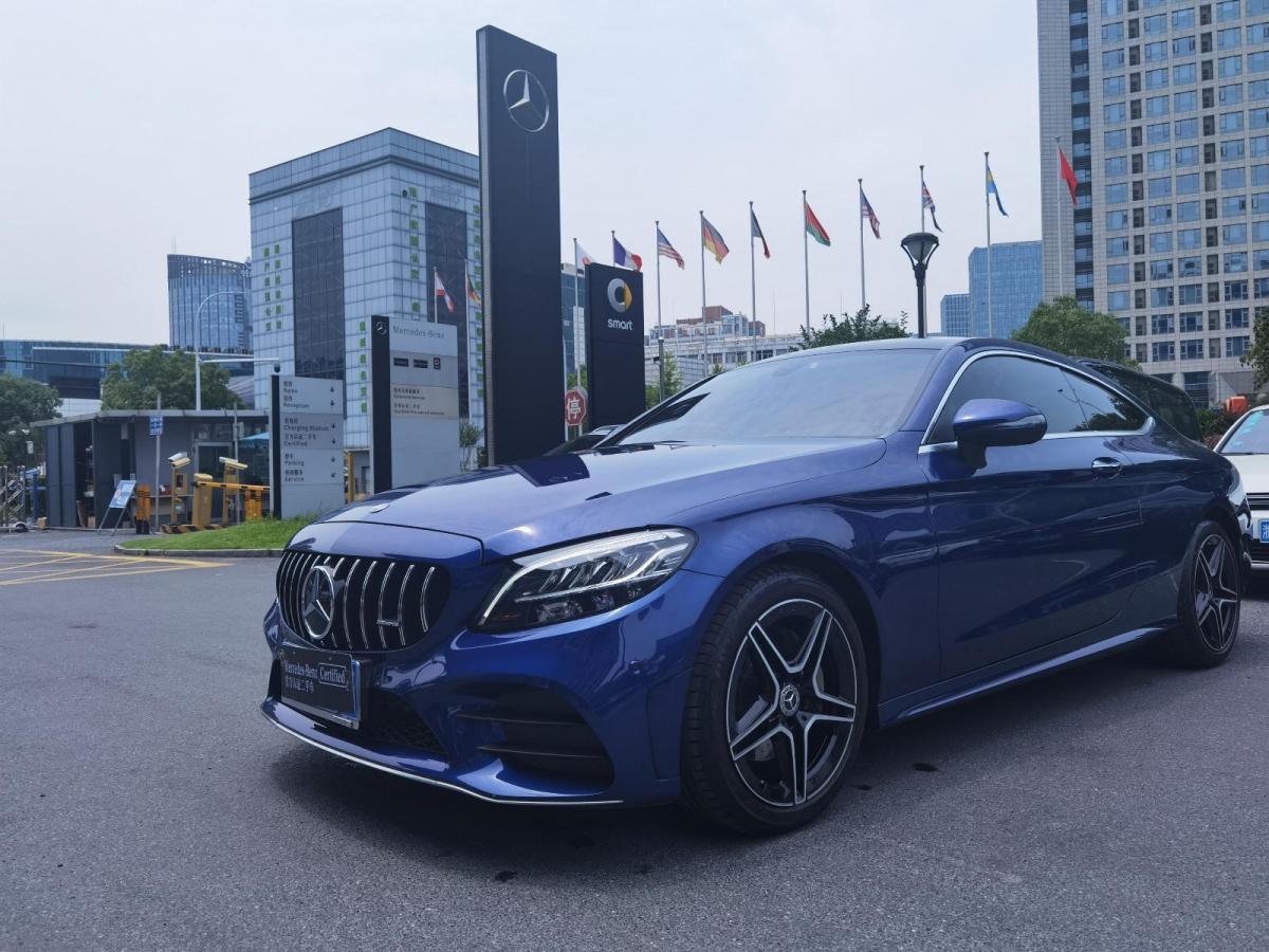 杭州2020年3月奔驰奔驰c级2020款c260轿跑车蓝色自动档