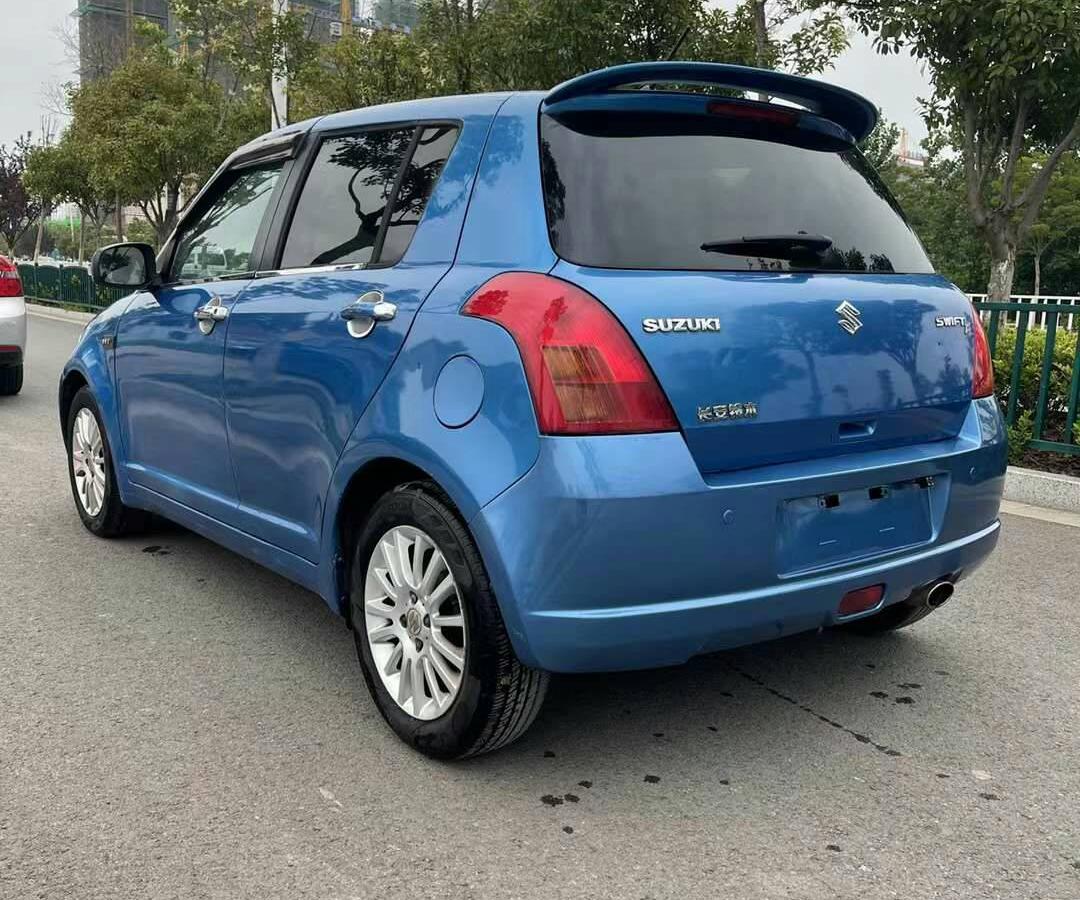 【淮北】2010年01月 铃木 雨燕 2010款 1.5l 手动冠军限量版