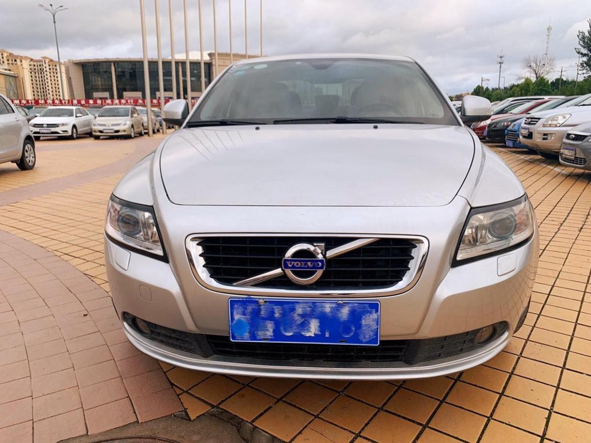 【青岛】2011年12月 沃尔沃 s40 2011款 2.0l 自动智尊版 自动档