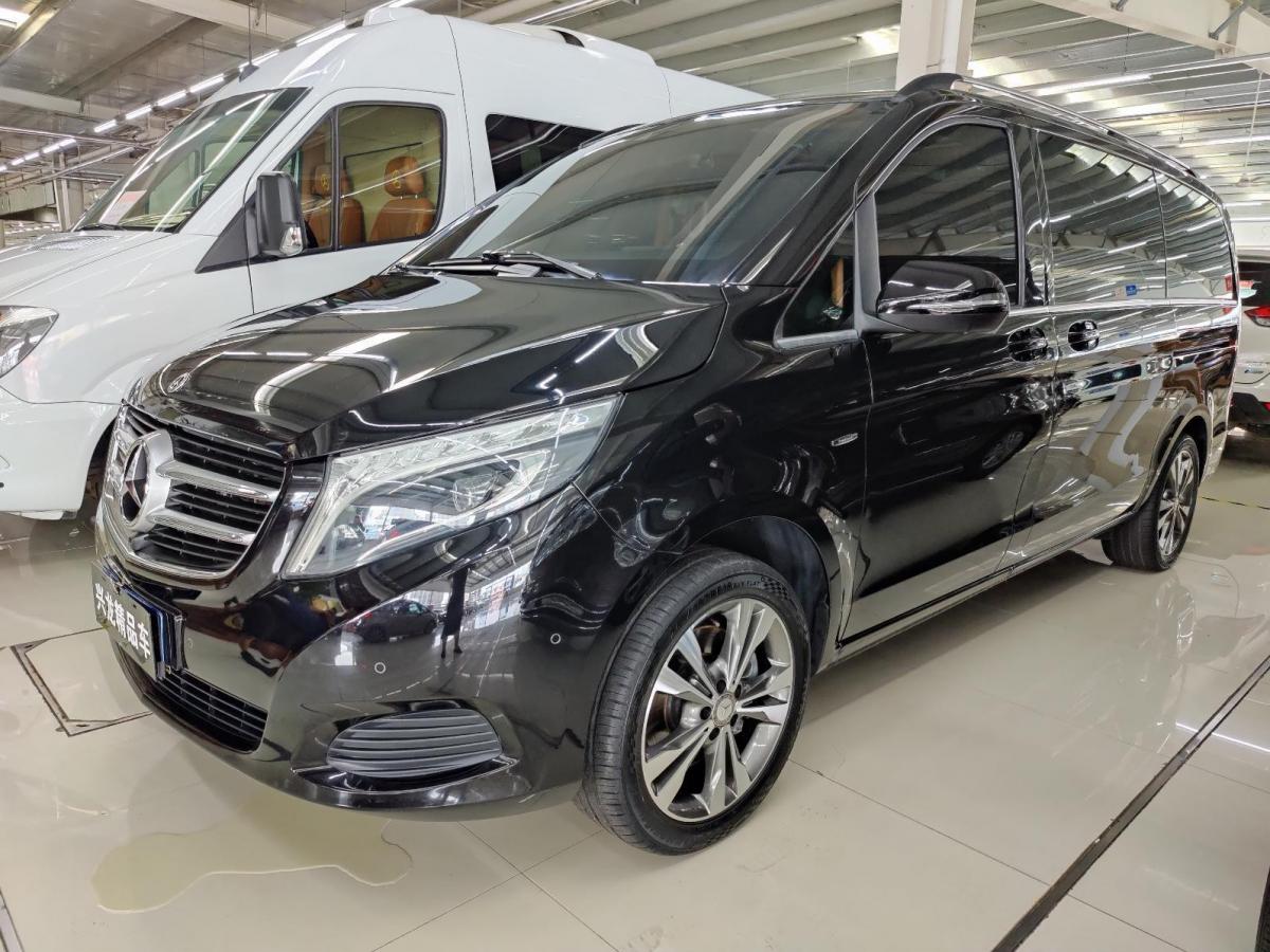 青岛2019年10月奔驰进口v级v250豪华商务车黑色自动档