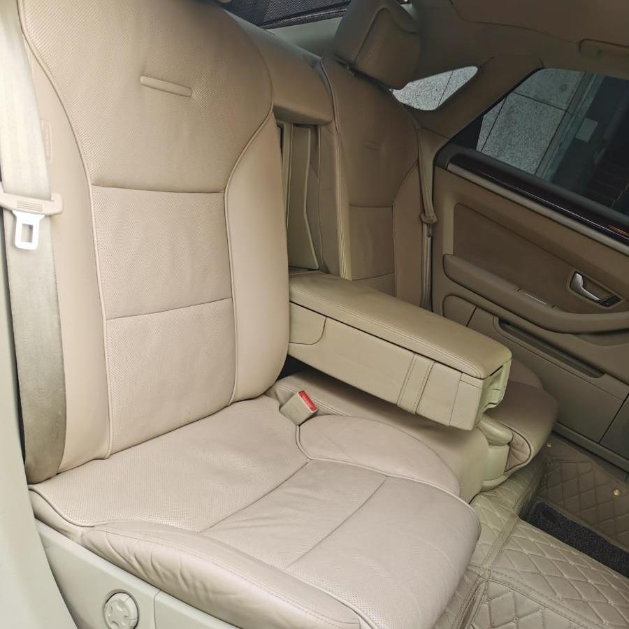 奧迪 奧迪A8  2007款 A8L 3.2 FSI 豪華型圖片