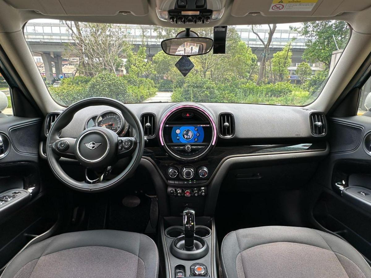 2020年8月MINI COUNTRYMAN  2019款 1.5T COOPER 經(jīng)典派周末旅行版