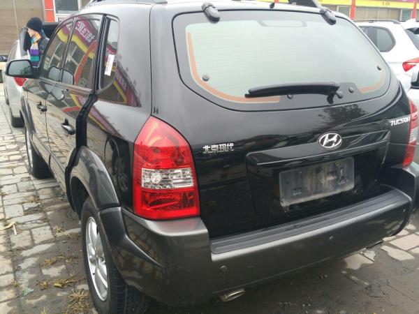 【北京】2010年3月 现代 途胜 2.0 两驱舒适天窗型 自动档