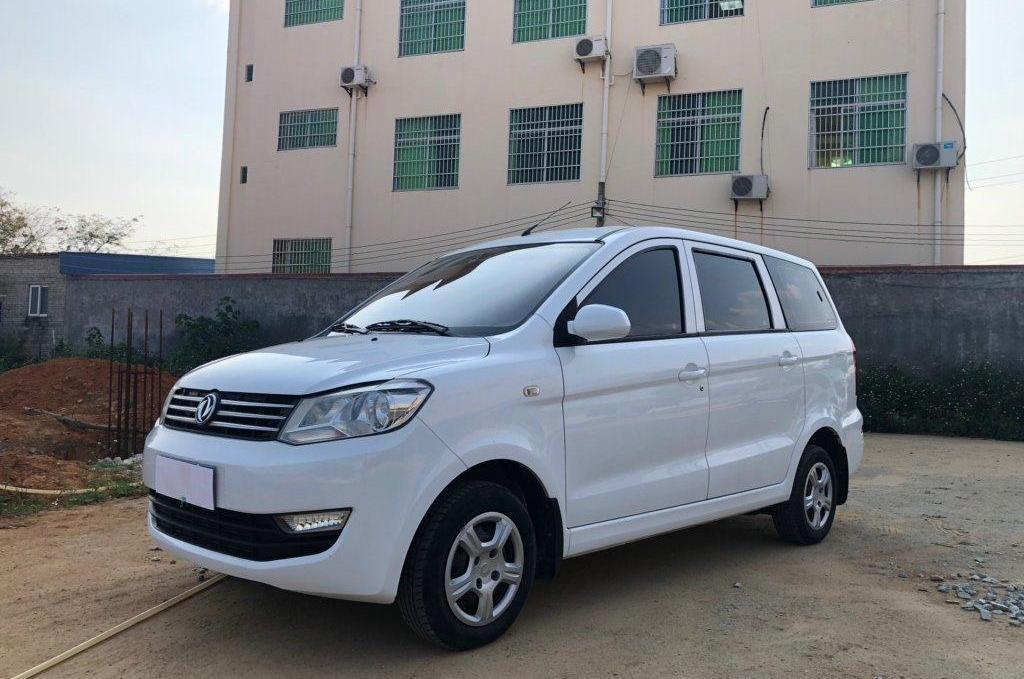 11月东风风光风光3302017款风光33015l手动实用型iidk1502白色手动挡