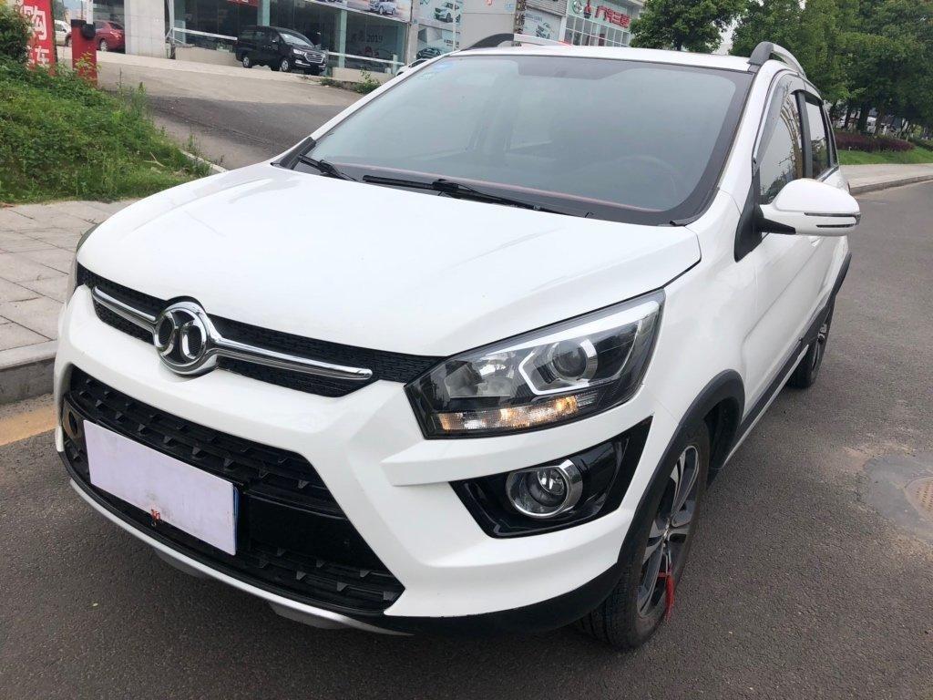 南充2017年1月北汽绅宝x252015款15l手动舒适型白色手动挡