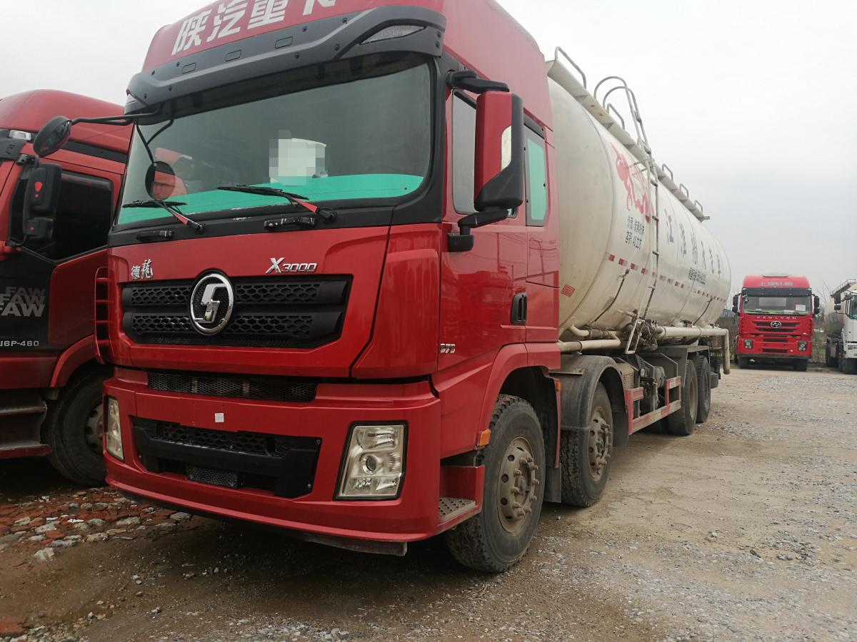 宜春2018年9月陕汽德龙x3000前四后八散装氺泥罐车红色手动挡