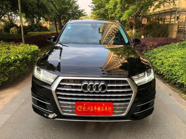 奥迪 奥迪Q7  2018款 40 TFSI 舒适型