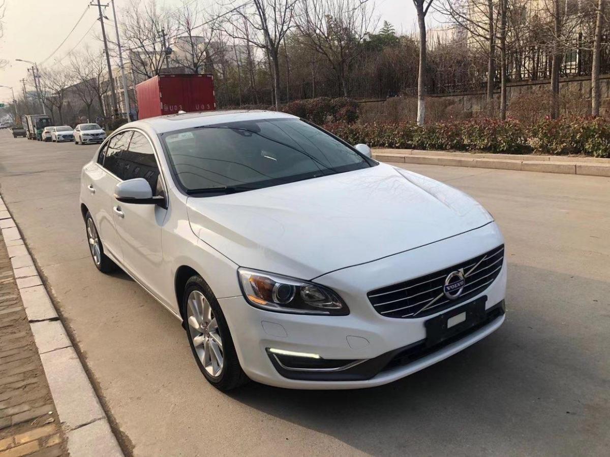 青岛2014年6月沃尔沃s60l2014款20t智进版白色手自一体