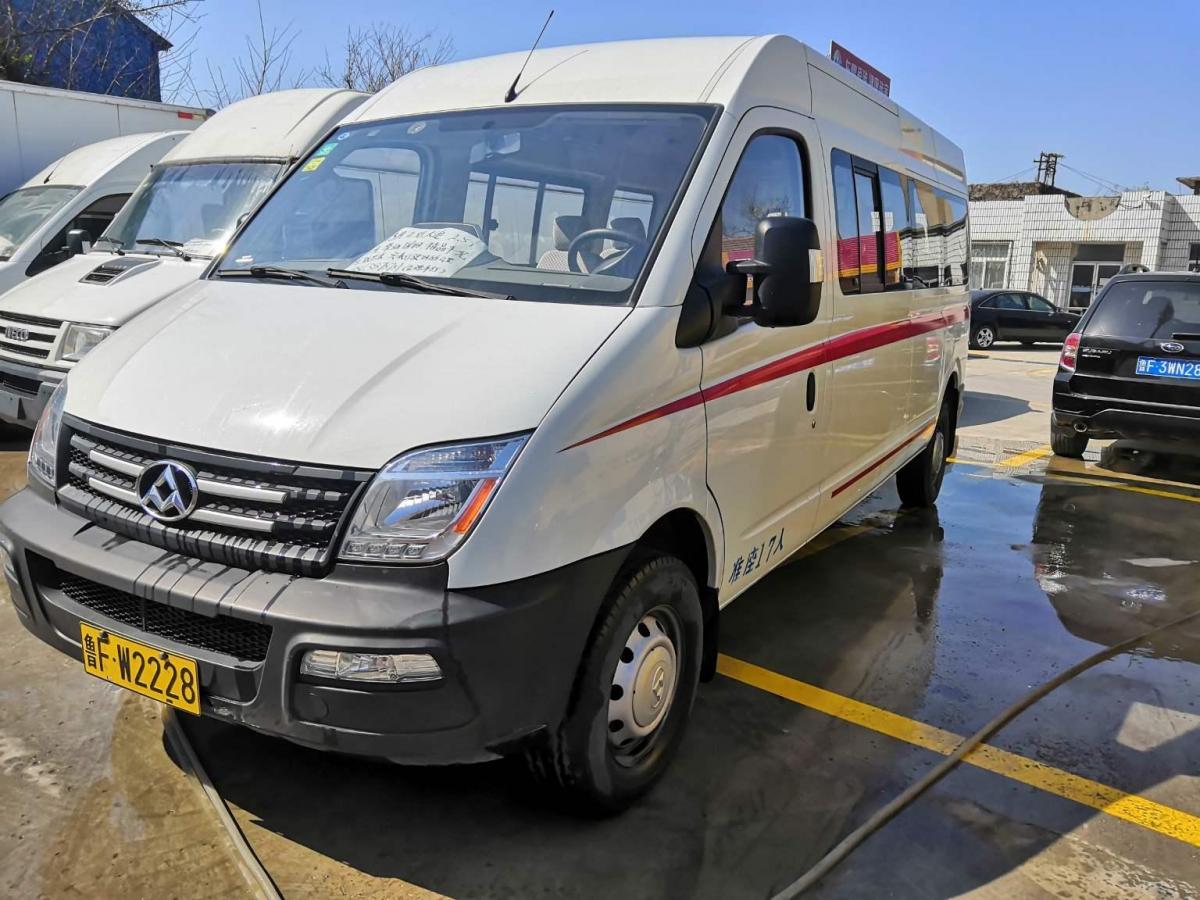 上汽大通 v80 2016款 2.5t 手动商杰国iv加长轴中顶19座图片