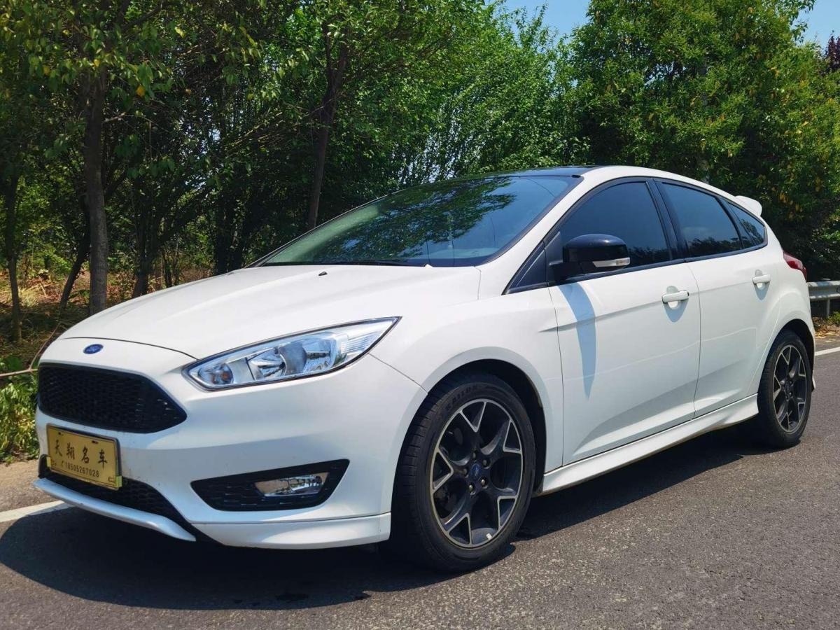 福特 福克斯 2017款 1.5t ctcc 白黑限量版图片