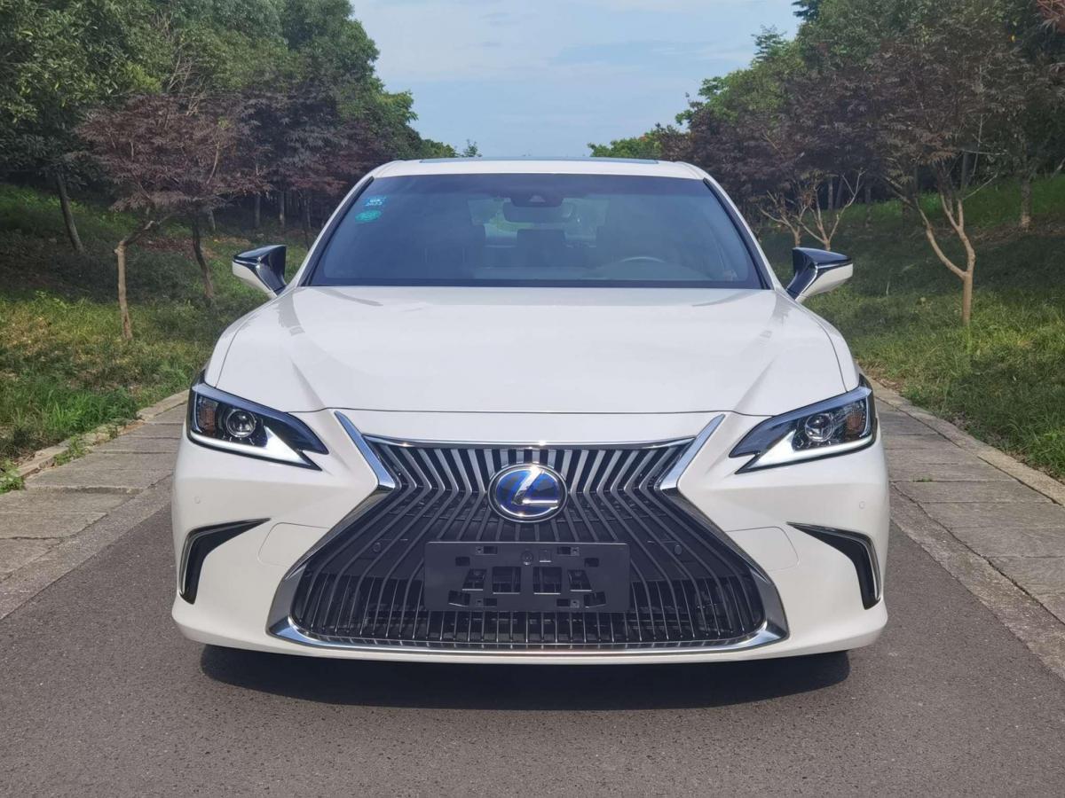 台州2020年11月雷克萨斯es2020款300h卓越版白色自动档