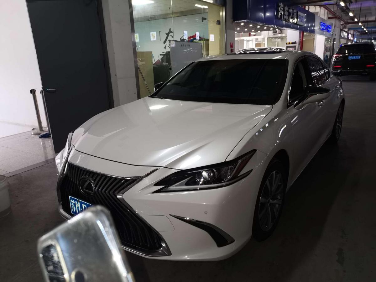 泰州2020年6月雷克萨斯es2020款260卓越版白色手自一体