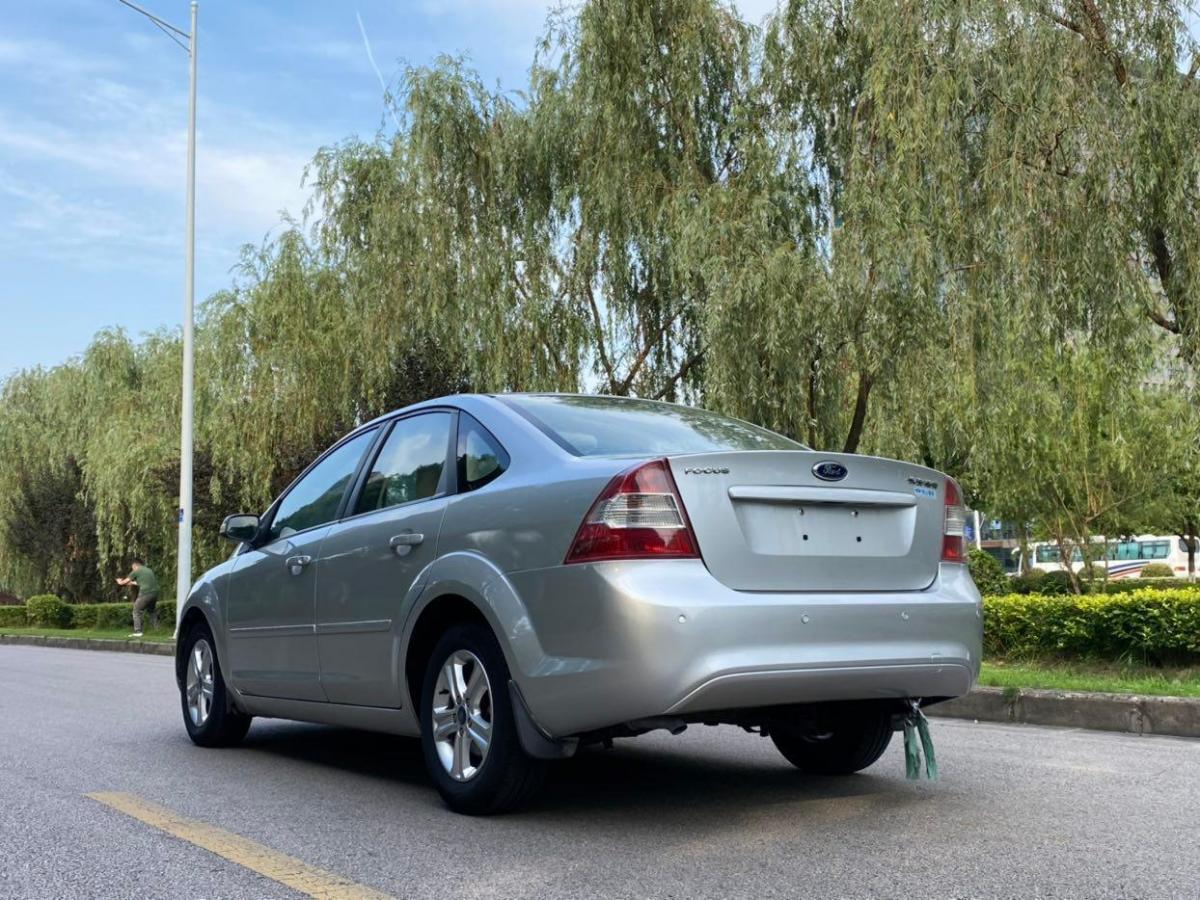 【南京】2009年9月 福特 福克斯 2009款 三厢 1.8l 手动舒适型 手动挡