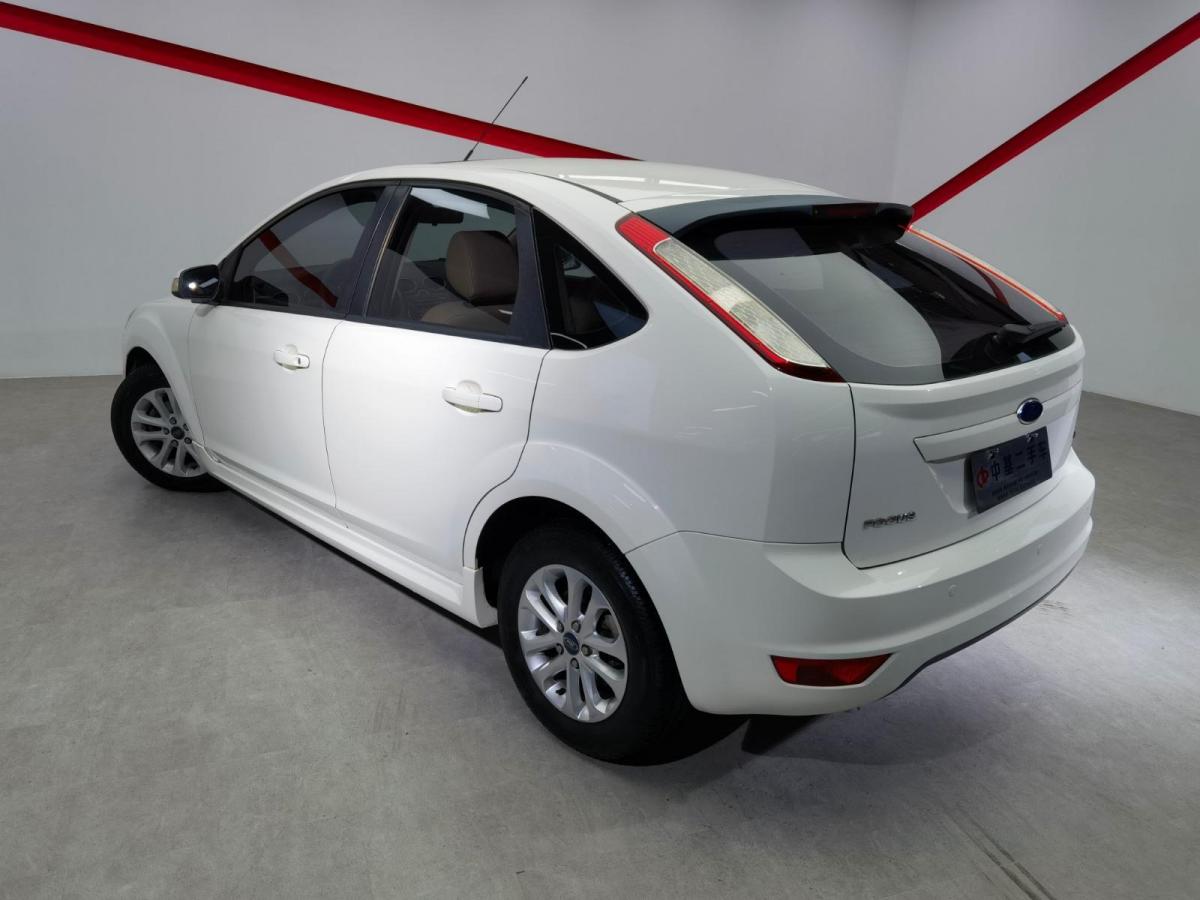 【宁波】2012年2月 福特 福克斯 2011款 两厢 1.8l 自动时尚型 自动档