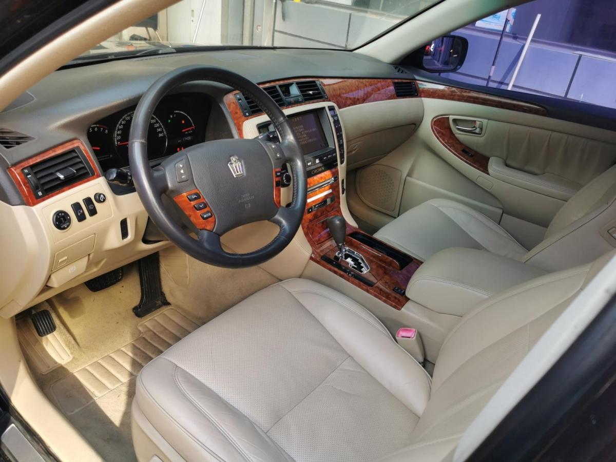 丰田 皇冠  2007款 2.5l royal 导航版图片