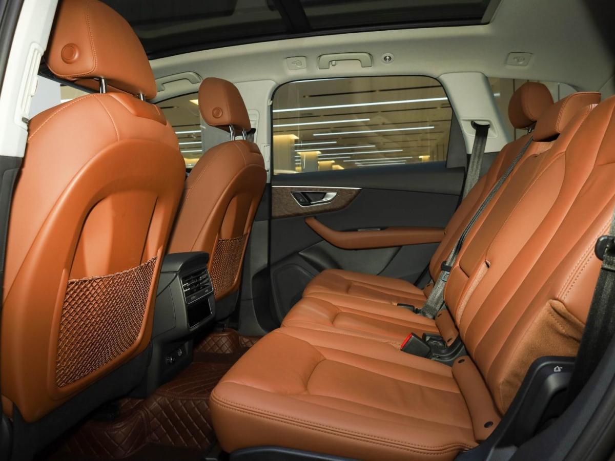 奥迪 奥迪q7  2021款 45 tfsi quattro s line运动型图片