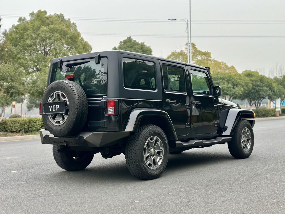 Jeep 牧馬人  2024款 2.0T 撒哈拉四門版圖片