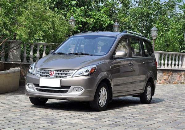 【北京】2015年10月 北汽威望m20 黑色 自动档