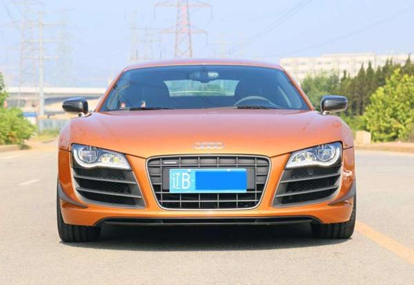 奥迪 奥迪R8  2013款 R8 Coupe 5.2 FSI Quattro中国专享型