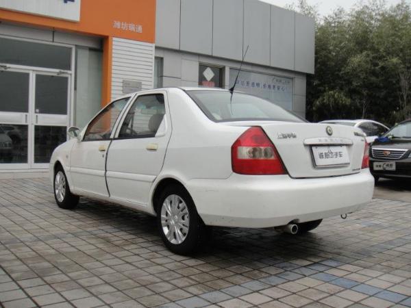 【潍坊】2007年5月 华普 朗风 1.5 白色 手动挡