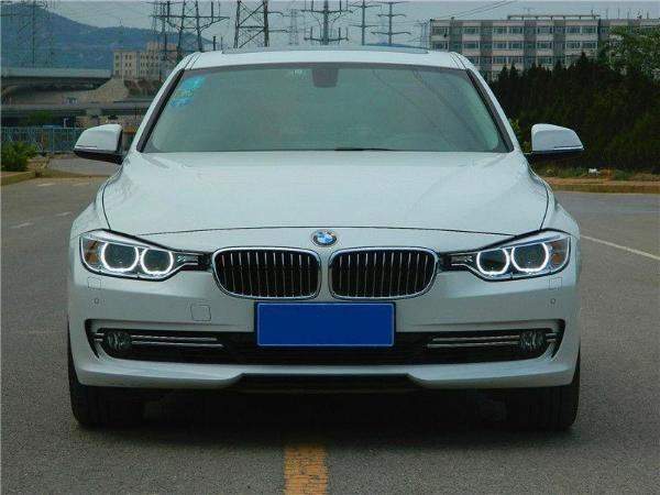 宝马 宝马3系  2014款 328i 2.0T 运动设计套装