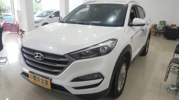 现代 途胜  2015款 1.6T GLS DCT两驱智能型