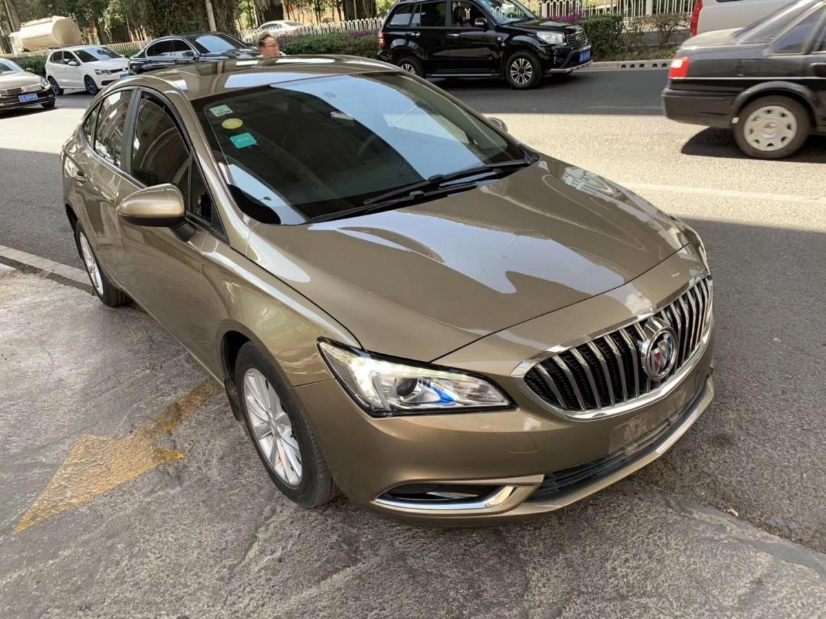 昆明2016年4月别克威朗2017款三厢20t双离合领先型香槟色自动档