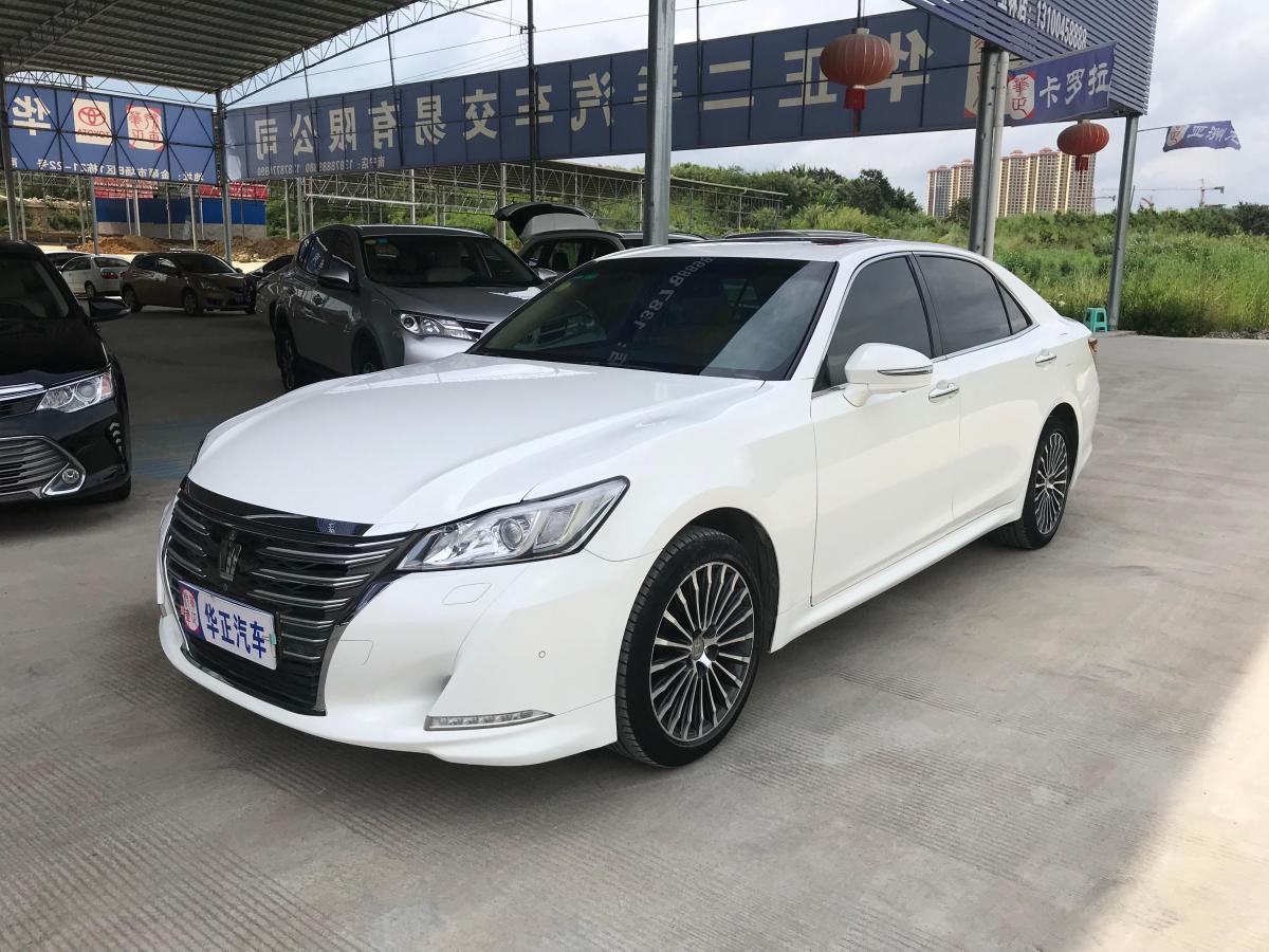 南宁2015年11月丰田皇冠2015款20t尊享版白色自动档