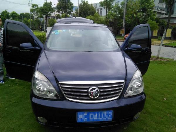 【上海】2010年10月 别克 gl8 2010款陆尊3.0l 7座 蓝色 手动挡