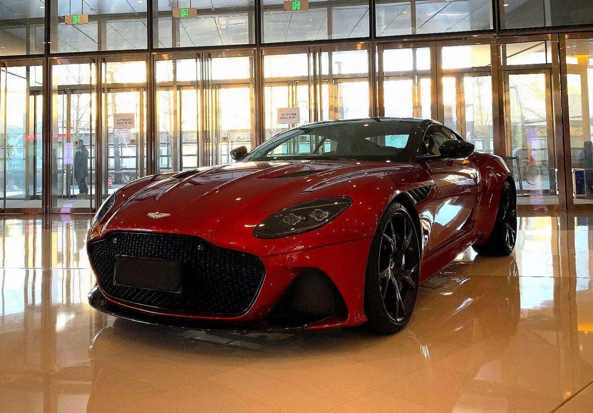 阿斯顿99马丁dbs  2019款 dbs superleggera volante 红色 手自一体